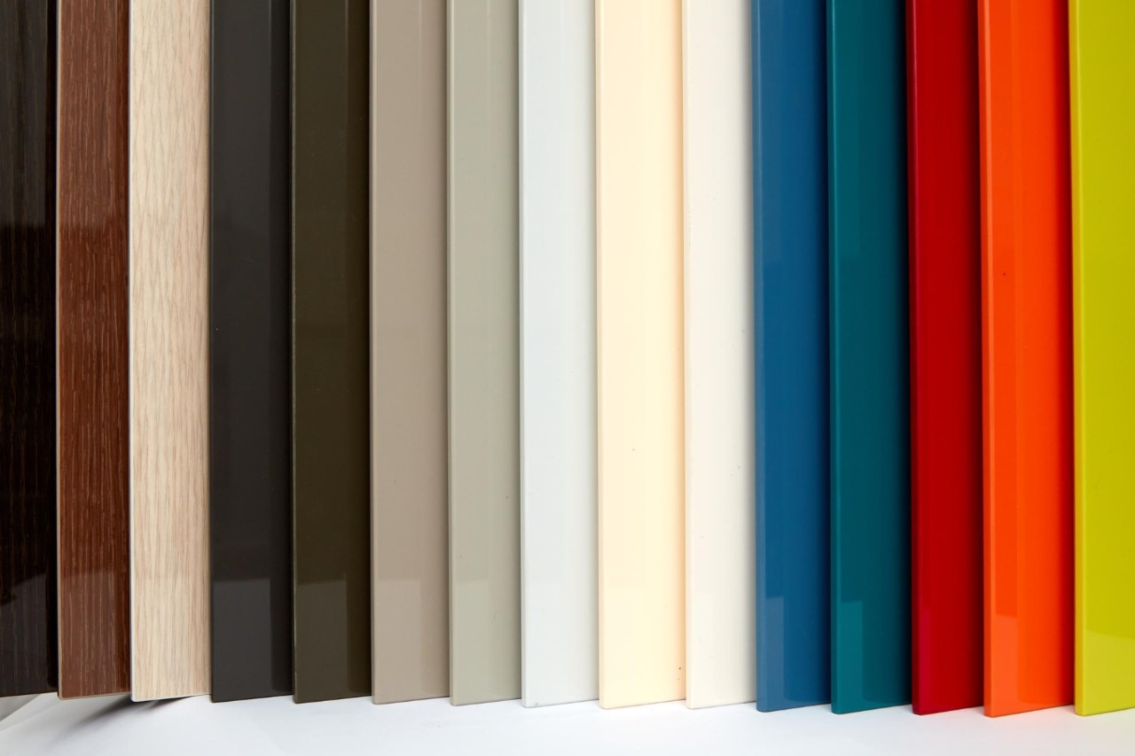 Bề mặt phủ acrylic có đa dạng màu sắc