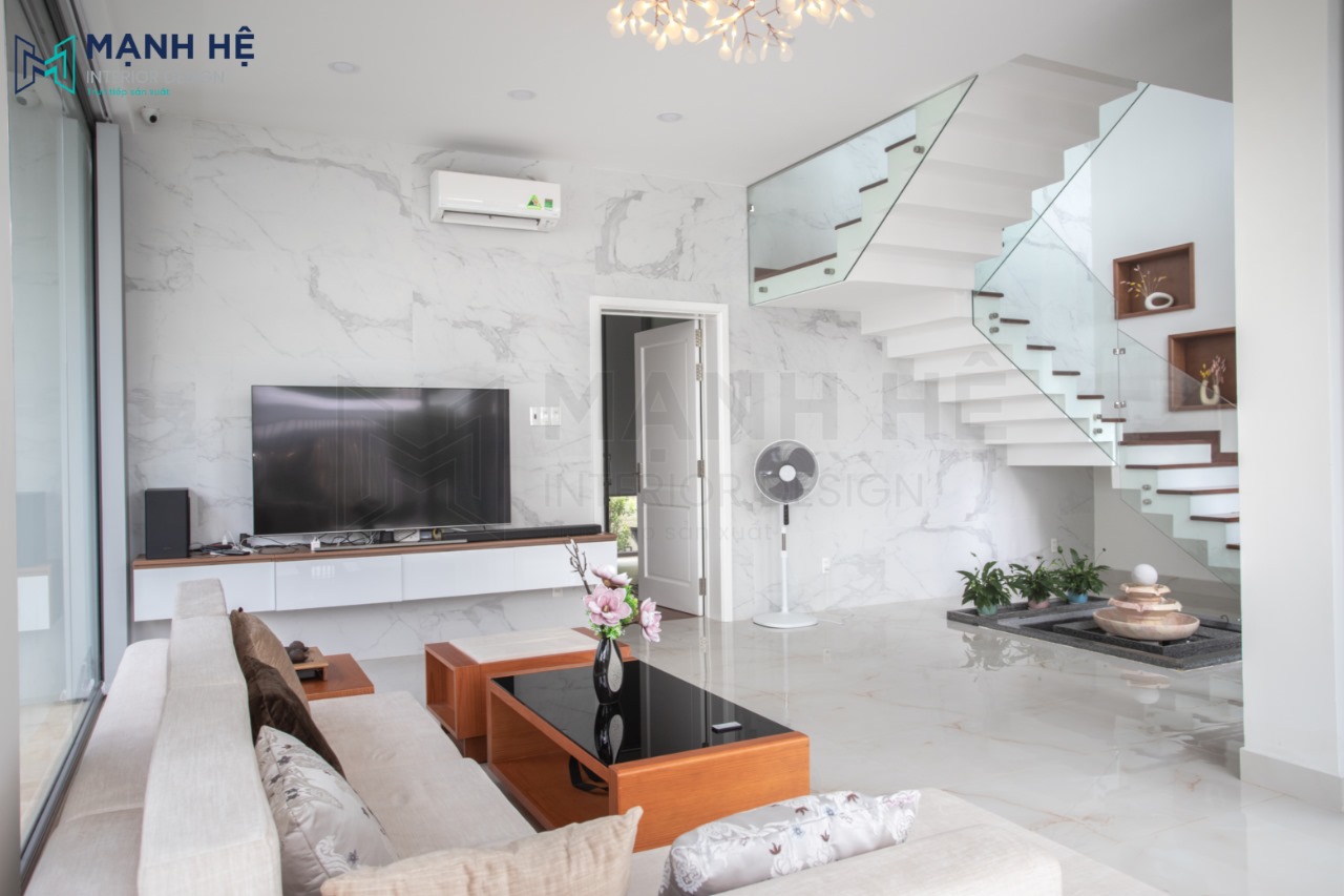 Kệ tivi gỗ óc chó màu vàng rực rỡ