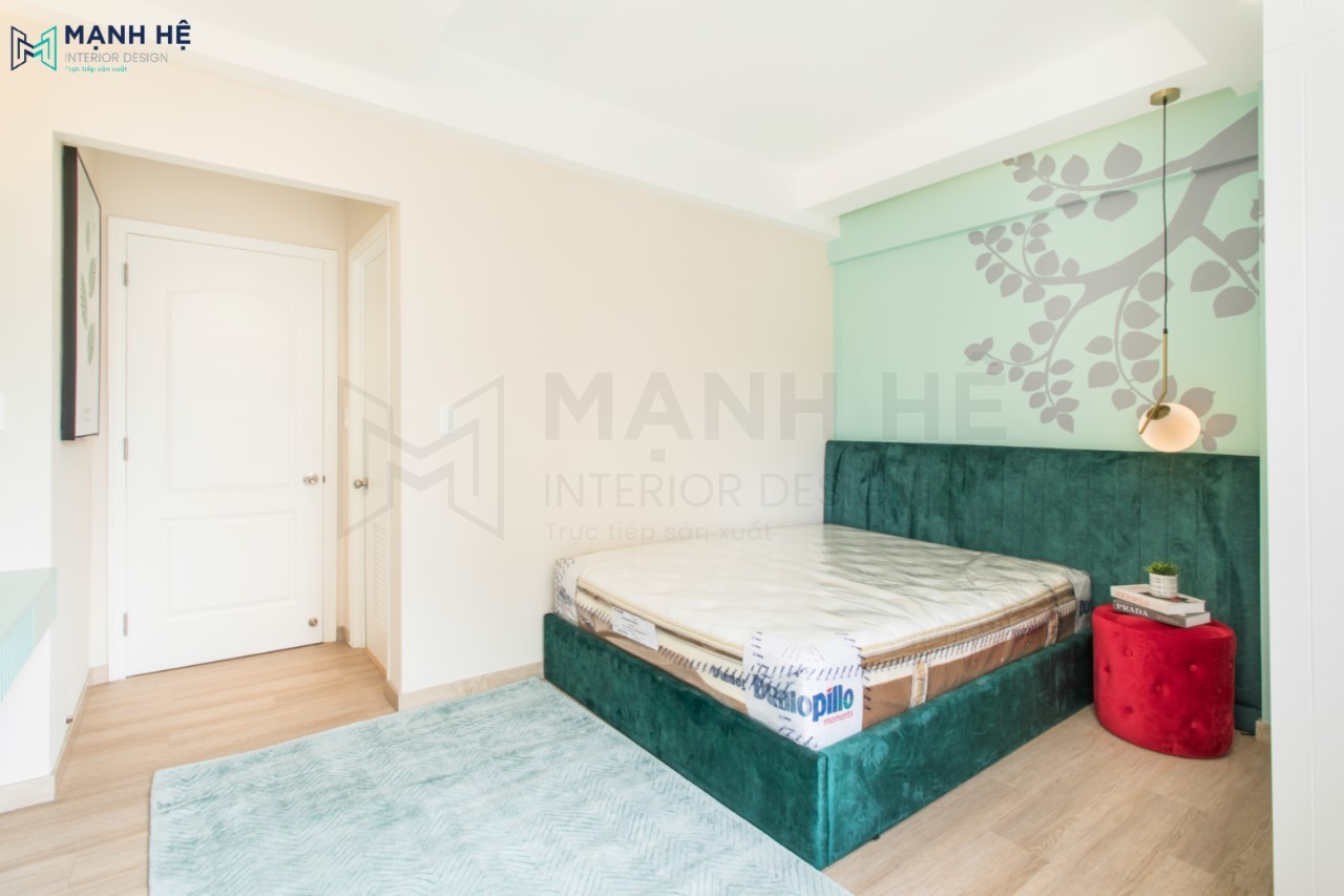 Vẽ tường hình nhánh cây lạ mắt