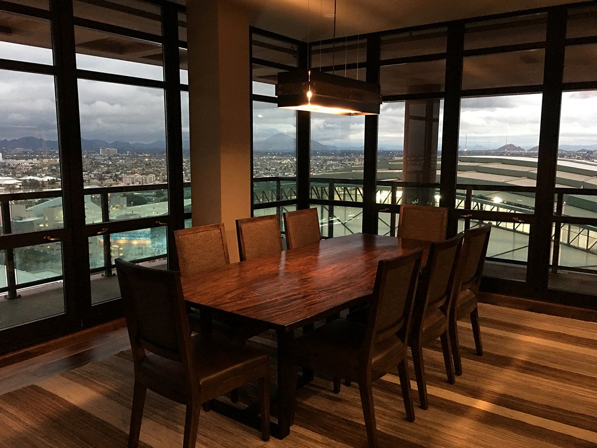 bàn ăn gỗ ironwood