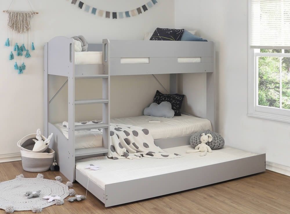 Giường tầng 2 bé có thêm giường phụ kéo