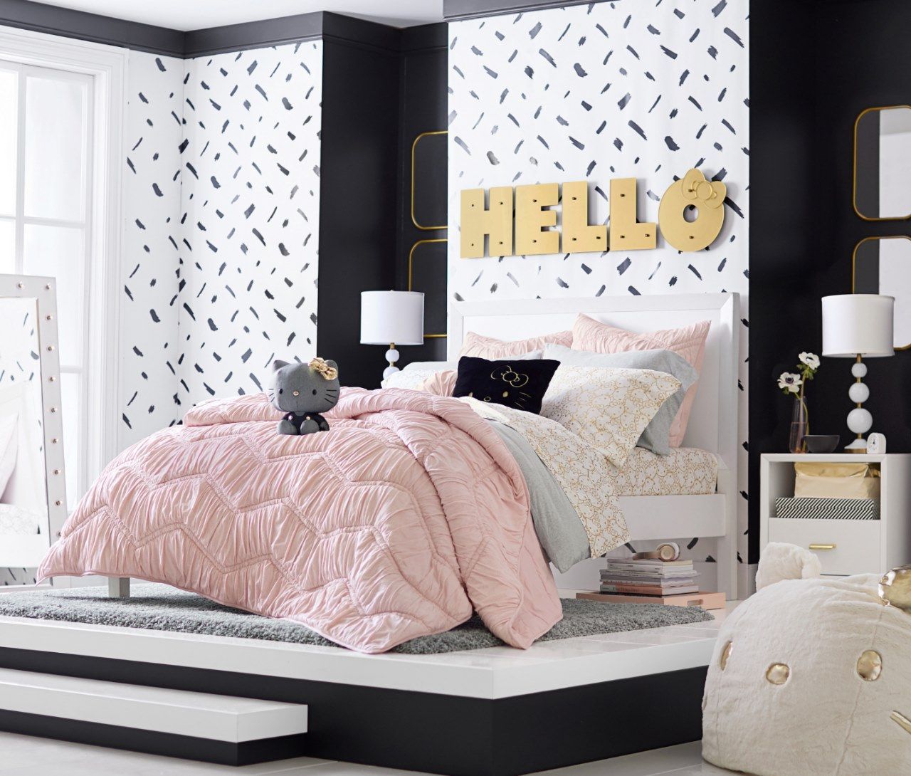 phòng ngủ hello kitty cho người lớn