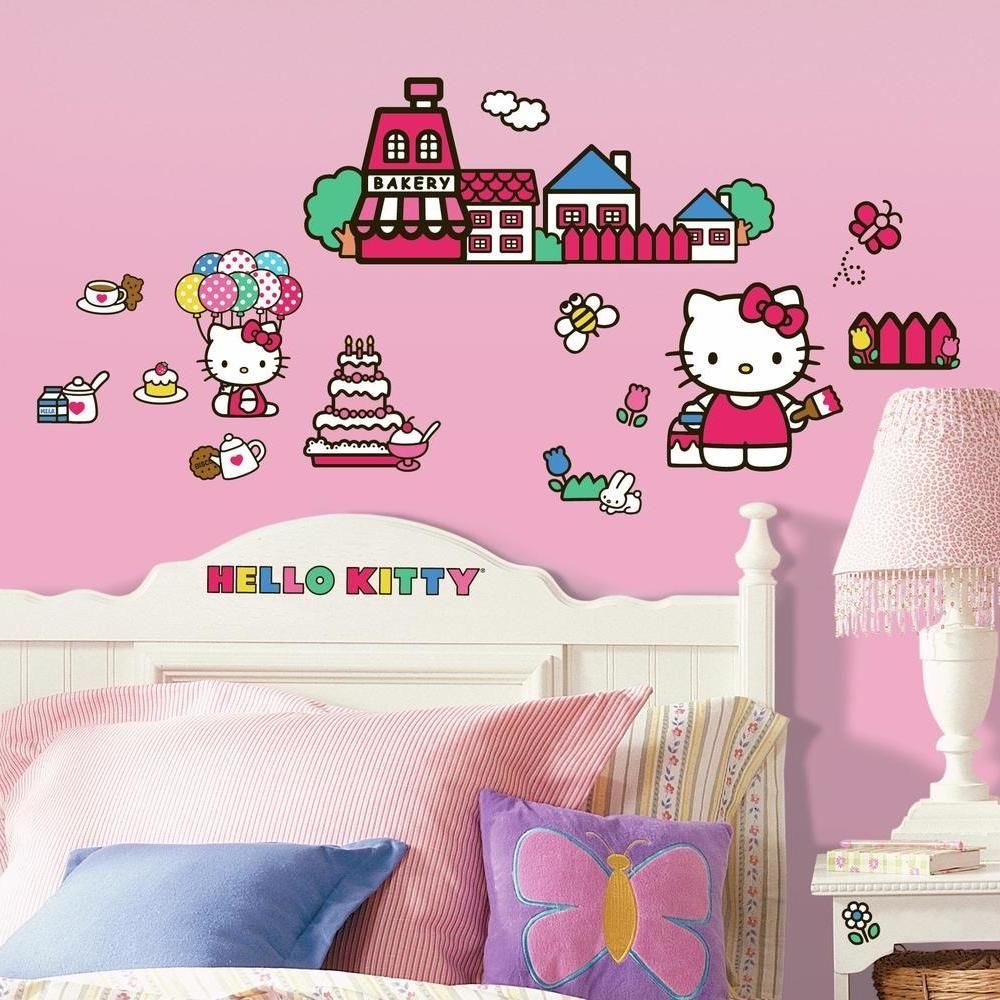 sticker dán tường hình hello kitty cho phòng ngủ
