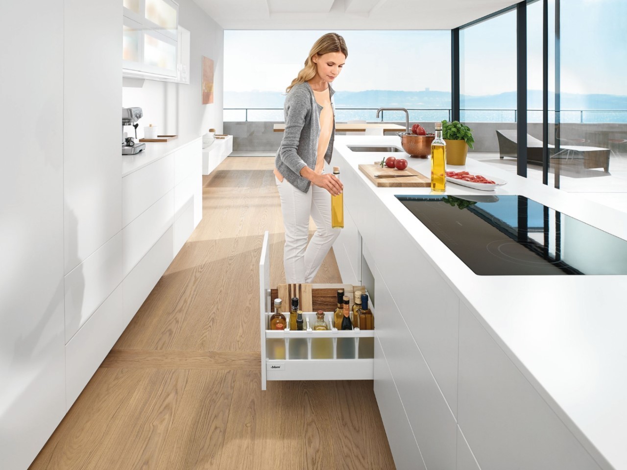Cách bố trí ngăn tủ bếp hợp lí và đẹp tiện nghi