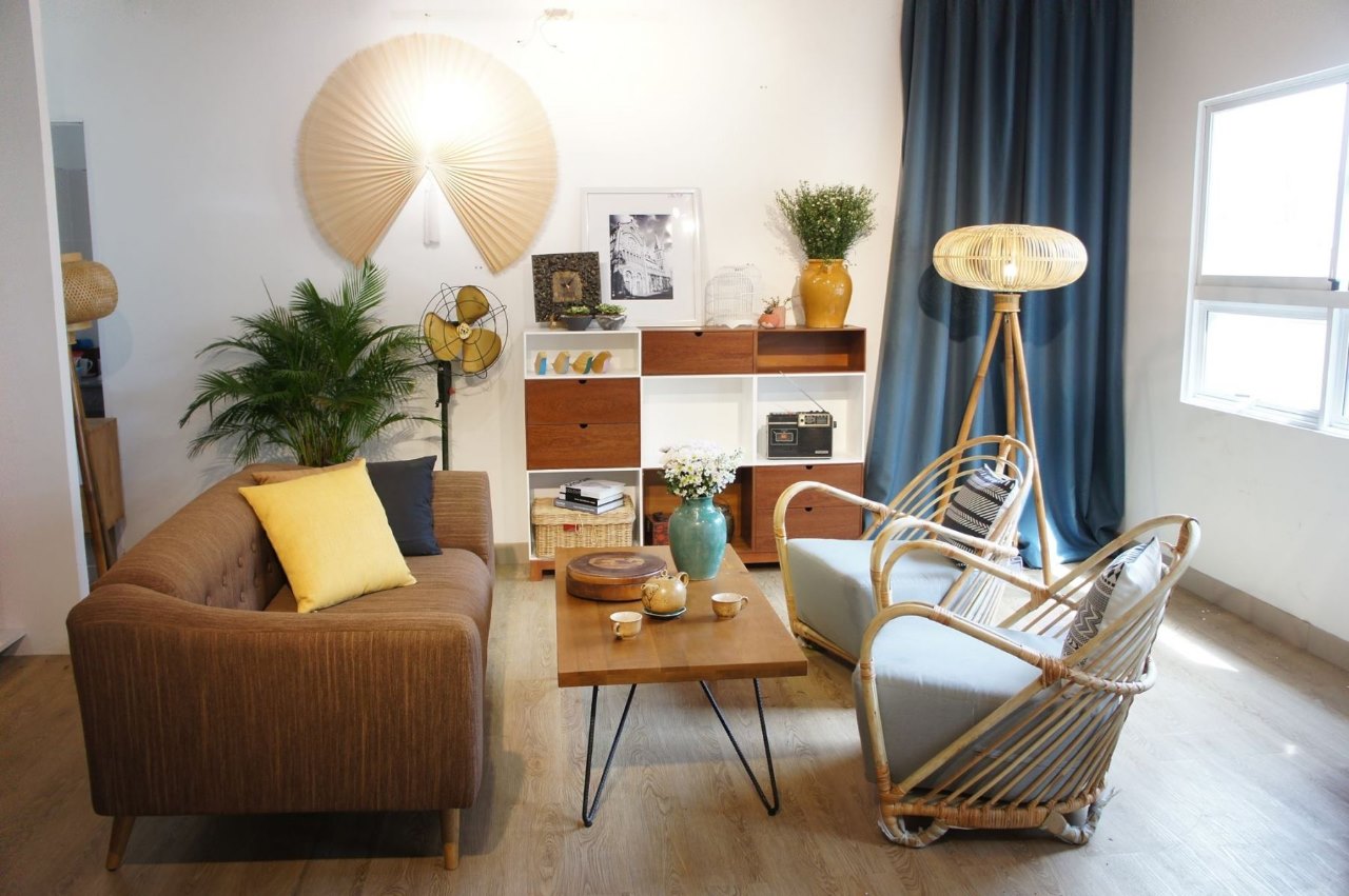 Tận dụng nguồn ánh sáng tự nhiên nhẹ nhàng cho không gian phòng khách rustic