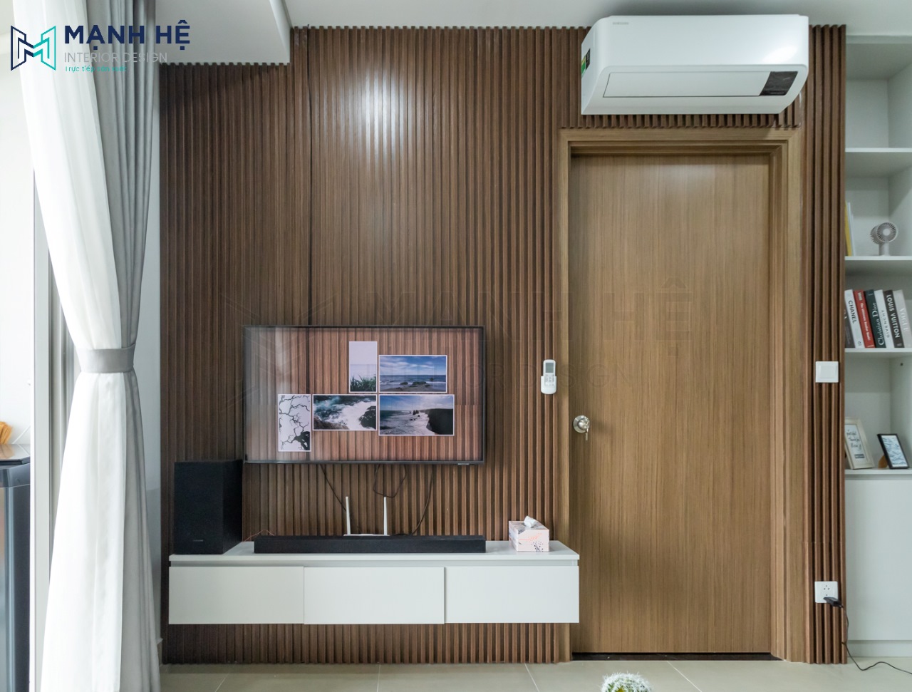 Thi công vách ốp lam gỗ đẹp tạo điểm nhấn cho không gian phòng khách