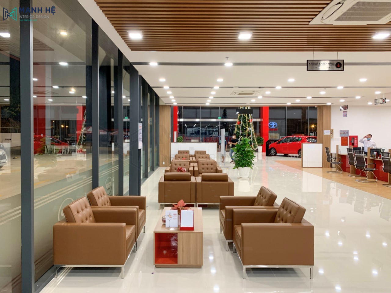 Bố trí bộ bàn ghế ngồi chờ dành cho khách hàng