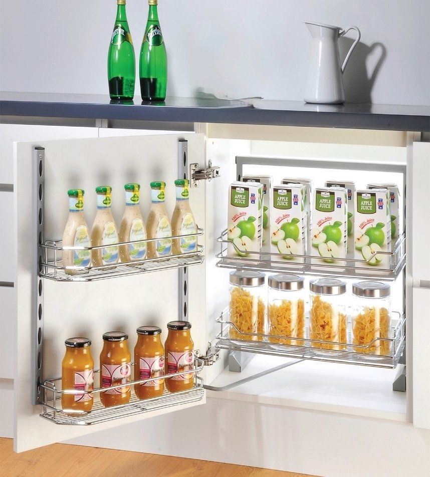 Gian bếp tiện nghi với tủ đựng đồ khô thông minh