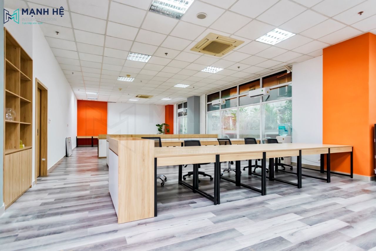 Hệ thống bàn làm việc từ gỗ công nghiệp phủ melamine màu trắng và vàng nhạt