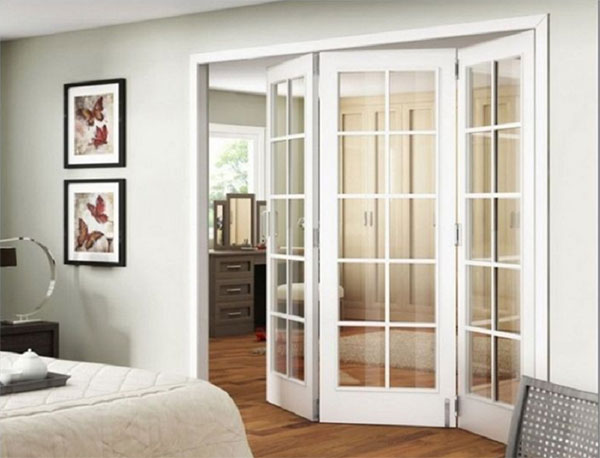 Mẫu 5: Cửa xếp trượt nhôm kính phòng ngủ gấp 3 cánh tiện lợi