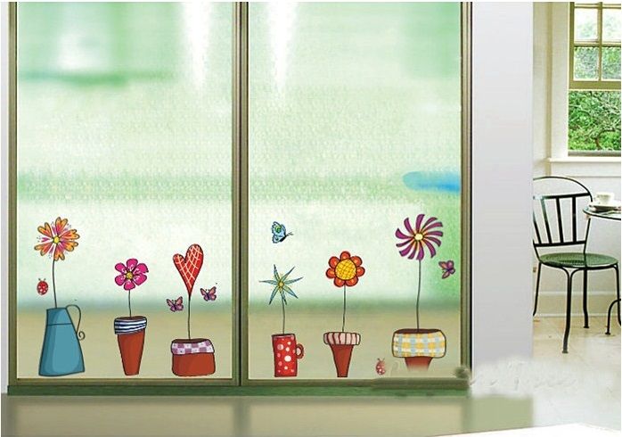 Cách trang trí cửa sổ bằng nhãn dán.