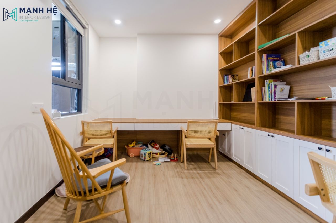Thiết kế phòng giải trí cho trẻ đơn giản nhưng vẫn rất nhỏ nhắn dễ thương với tone gỗ, trắng đơn giản