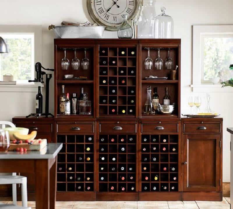 Tủ rượu tân cổ điển với các ô để rượu kết hợp giá để ly