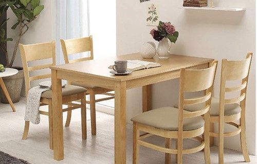 Mẫu 10: Bàn ăn gỗ sồi 4 ghế thông dụng hiện nay