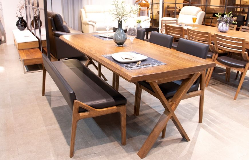 Mẫu 15: Bàn ăn gỗ sồi 6 chỗ có nệm cao cấp
