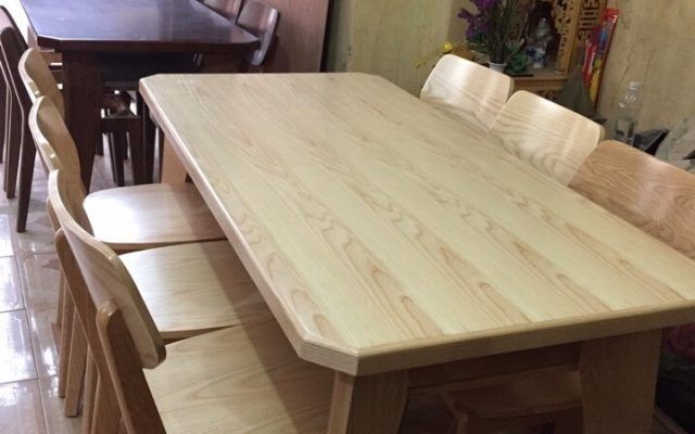 Mẫu 20: Bàn ăn gỗ sồi Nga mặt liền 6 ghế vân gỗ sắc nét