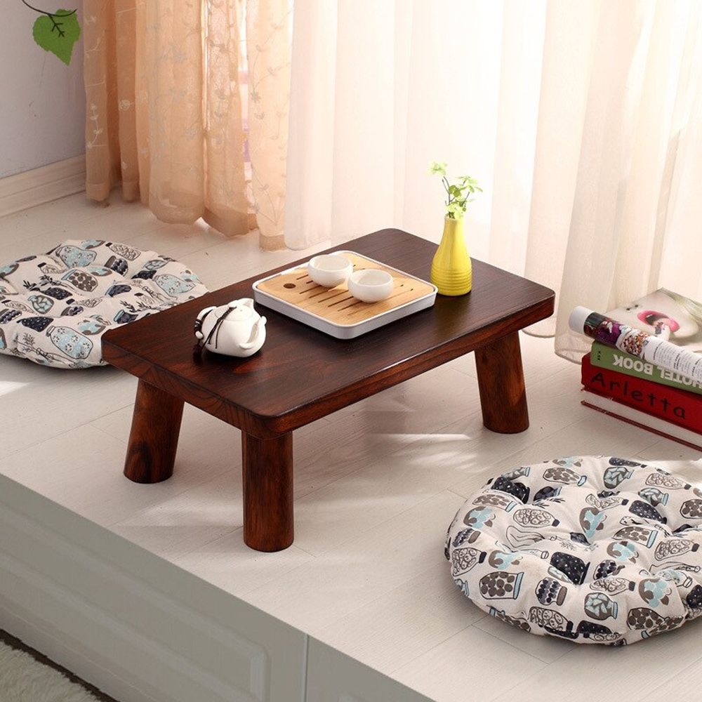 Bàn ăn nhỏ cho 2 người bằng gỗ nâu mộc mạc, giản dị