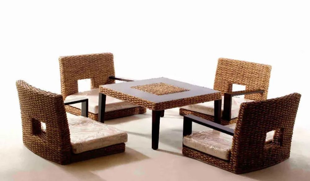 Bàn ăn vuông nhỏ cho 4 người, thích hợp để ăn điểm tâm, uống trà đàm đạo