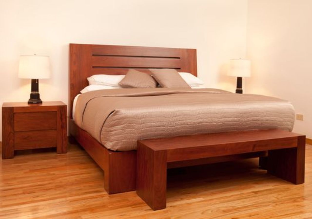 Giường gỗ xoan đào 1m6 thiết kế đơn giản kèm kế ngồi cuối giường