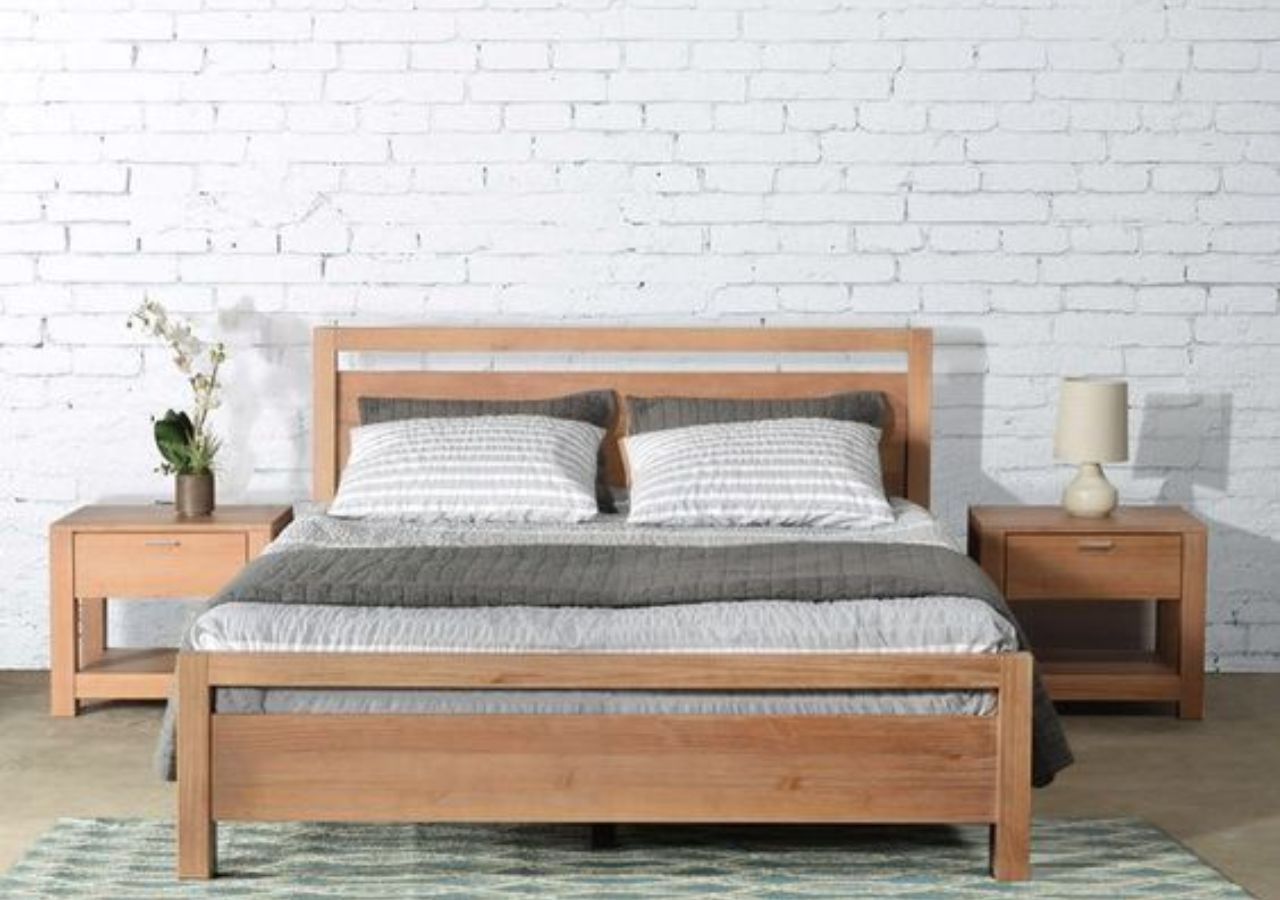 Giường ngủ làm từ gỗ xoan đào màu sắc sáng mẫu mã đơn giản cho sinh viên