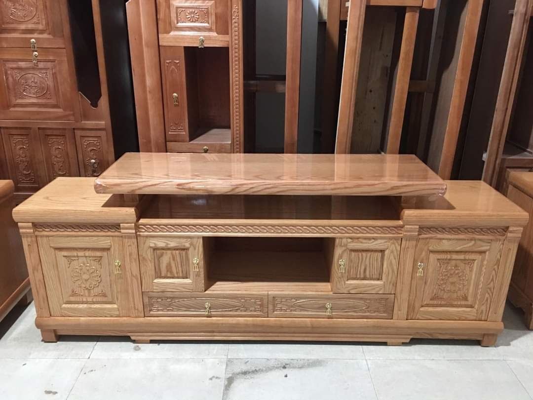 Thiết kế kệ tivi nguyên khối từ gỗ sồi cao cấp