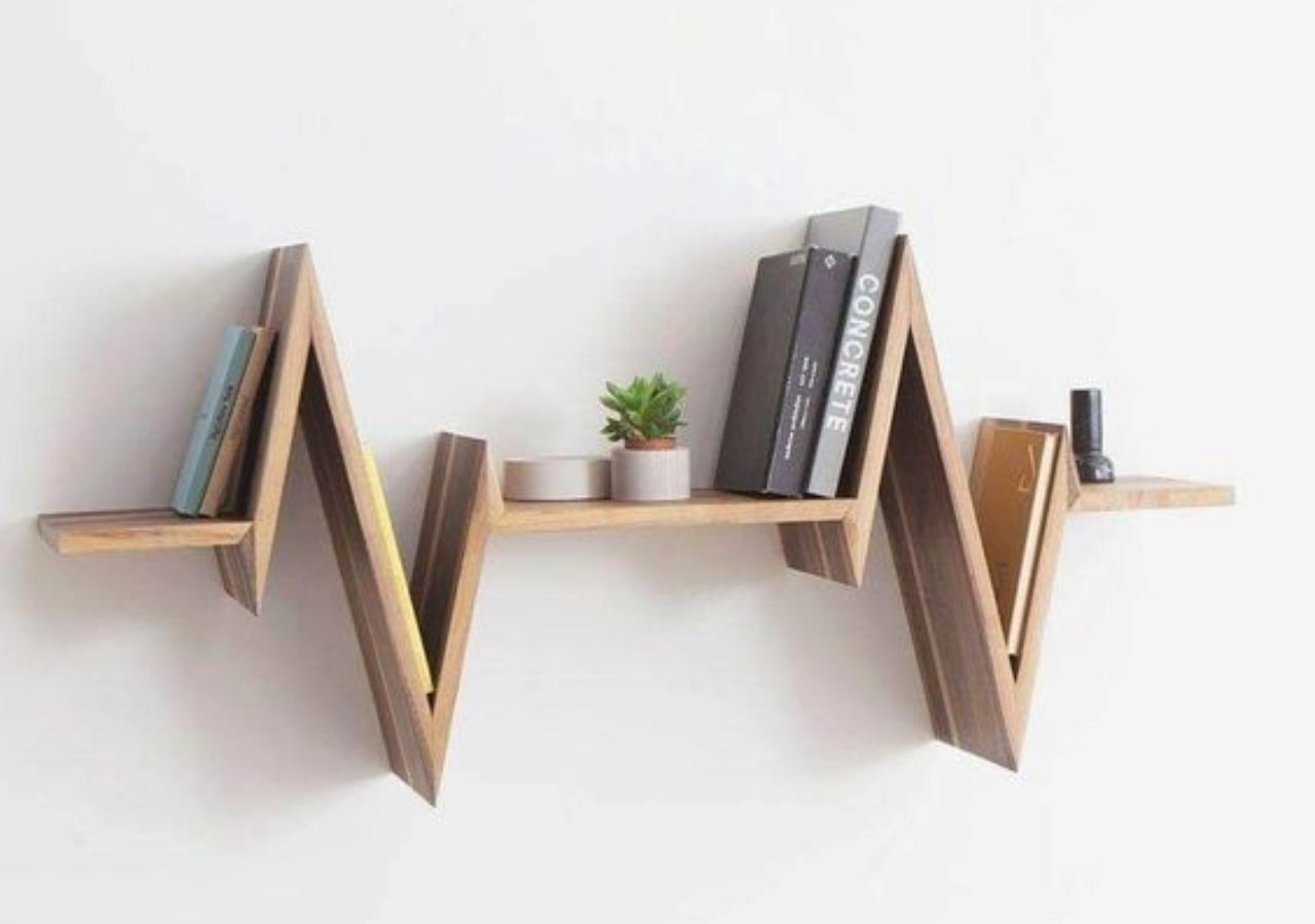 Cách 7: Trang trí kệ sách gỗ hình nhịp tim độc đáo, sáng tạo