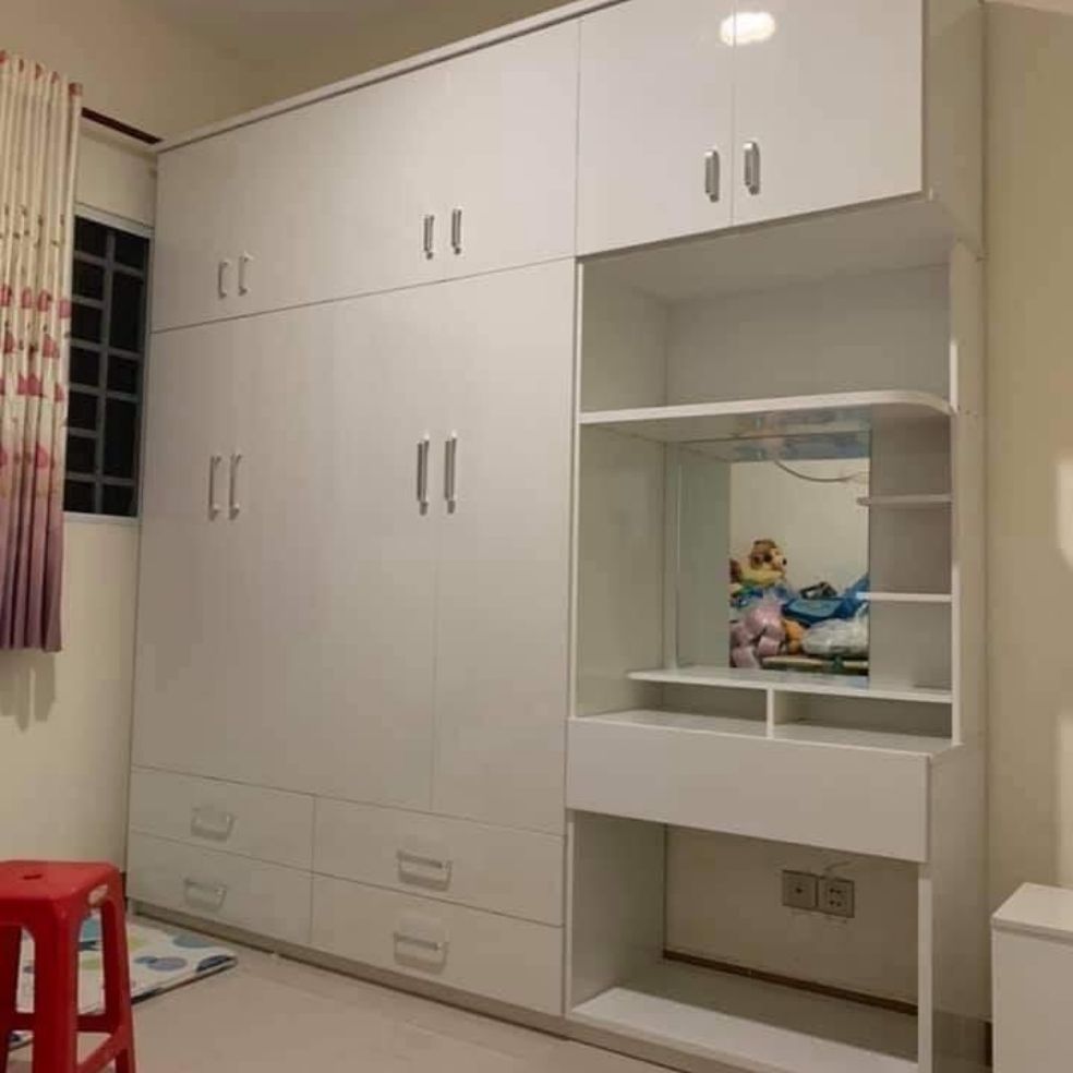 Thiết kế bàn trang điểm nhỏ gọn cùng tủ quần áo