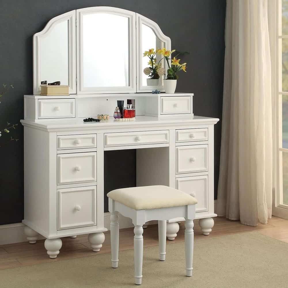 Lựa chọn mẫu bàn trang điểm nhựa có kích thước phù hợp