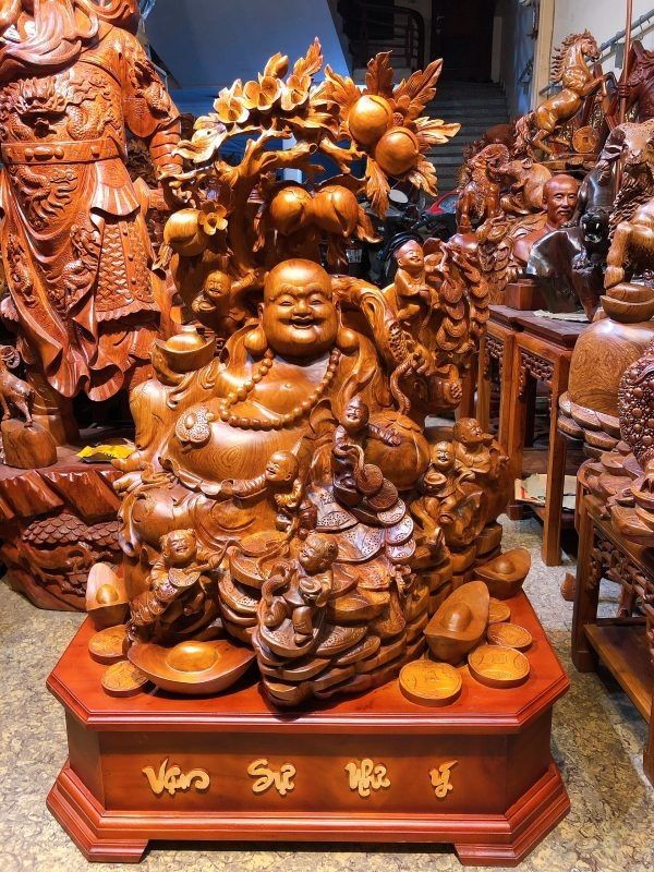 Tượng ông Thọ bằng gỗ dổi giúp đem lại tài lộc cho gia chủ