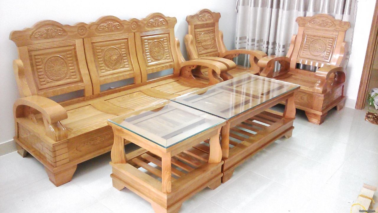Bộ bàn ghế gỗ pơ mu phòng khách bề thế, thể hiện đẳng cấp gia chủ