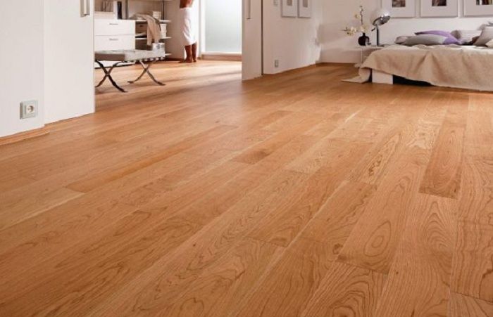 Sàn nhà được lót bằng gỗ đinh hương
