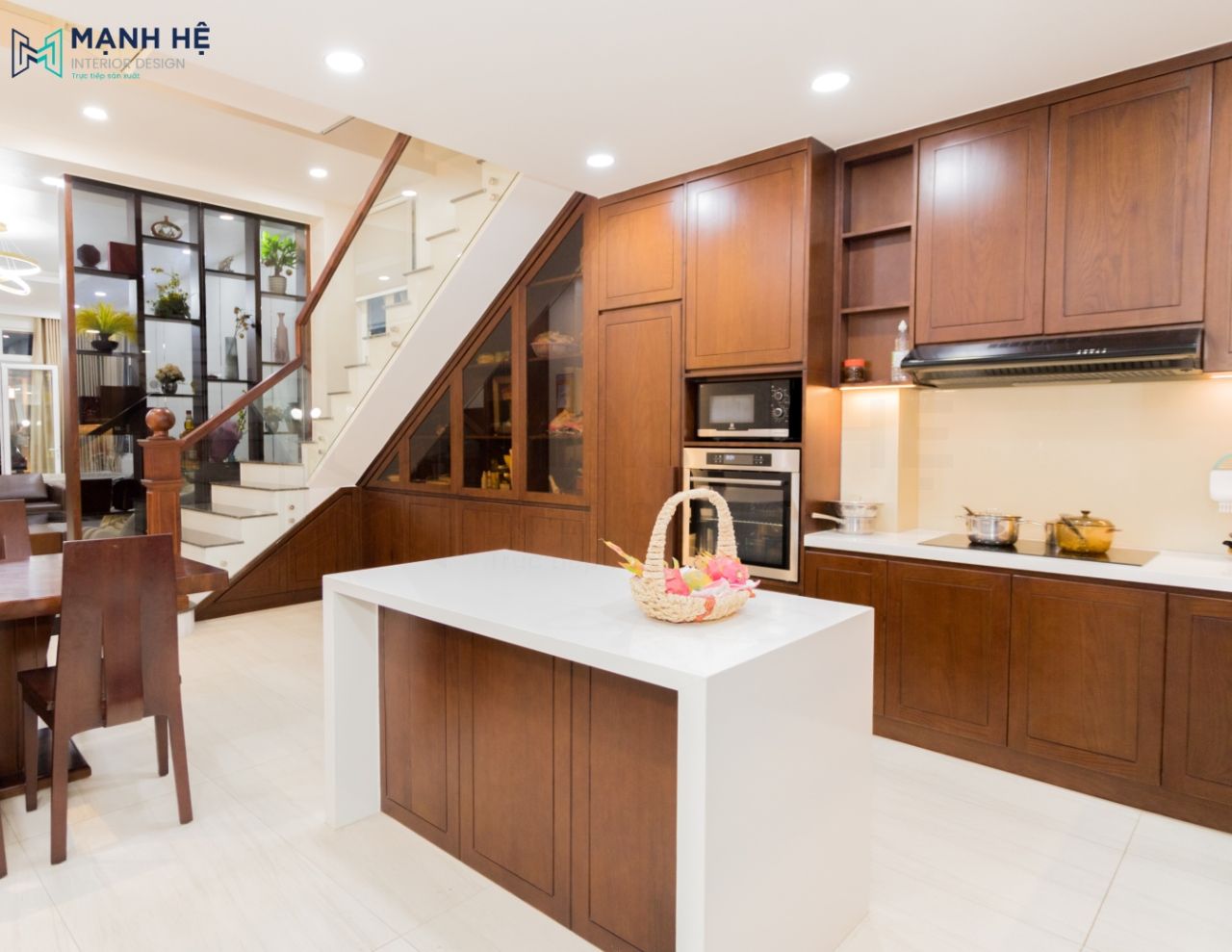 Quầy bar mini mặt đá kết hợp gỗ tự nhiên