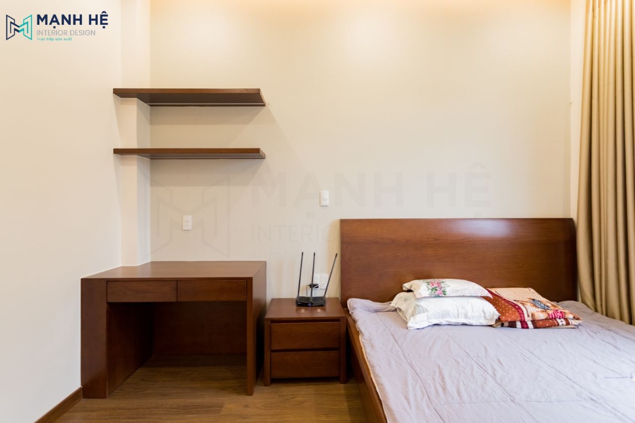 Bàn làm việc kết hợp kệ sách treo tường