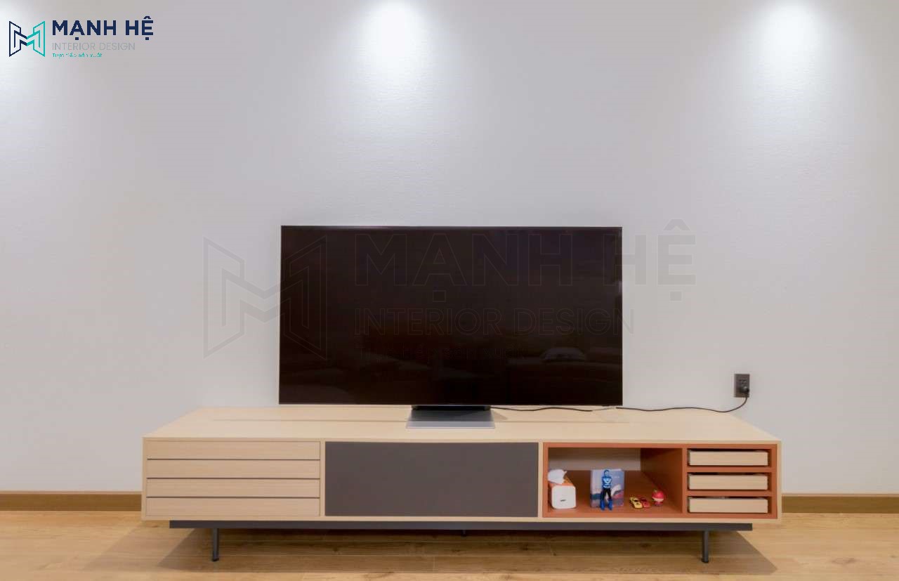 Tủ tivi gỗ công nghiệp đơn giản nhưng ngăn cách ngăn kéo độc đáo