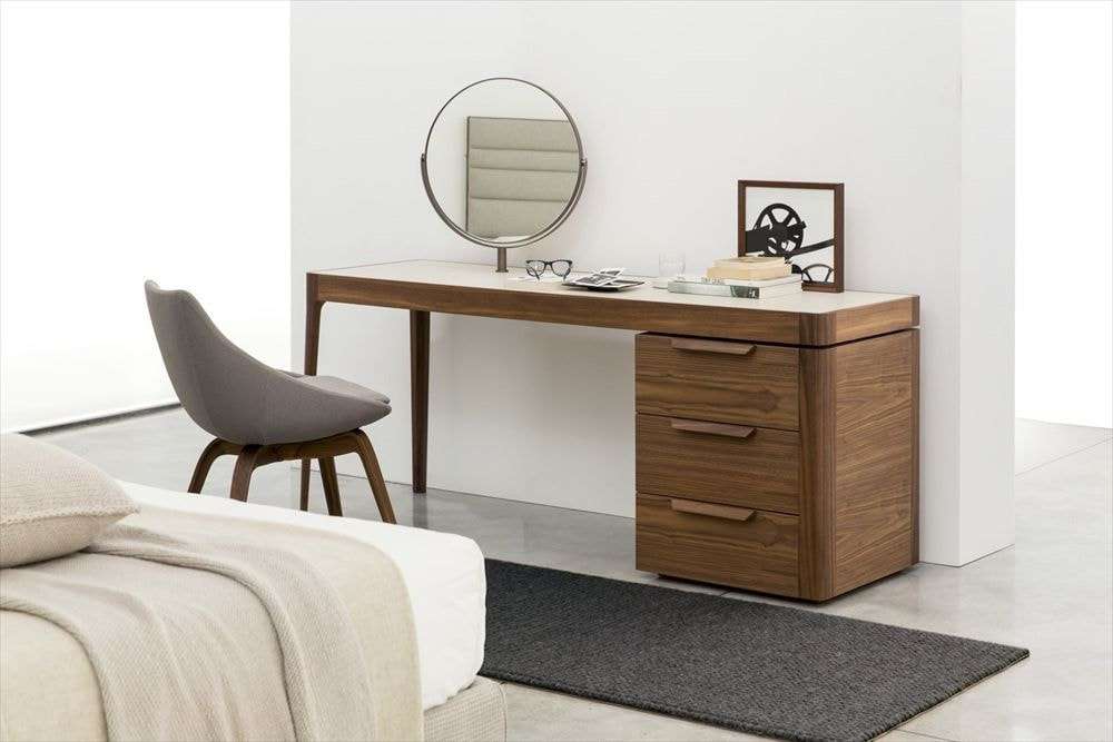 Bàn trang điểm gỗ có chó kết hợp làm việc tiện dụng
