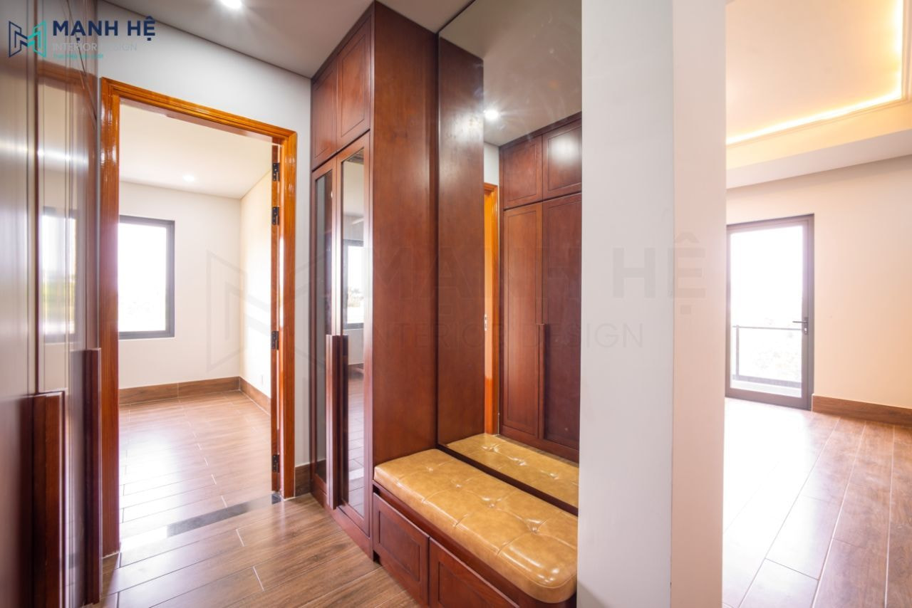 Tủ quần áo kết hợp ghế thay giày và gương soi thông minh