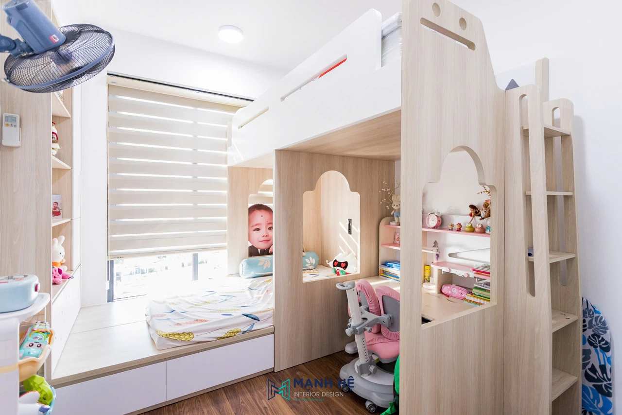 Giường tầng thông minh kết hợp bàn học giúp tối ưu hóa không gian nhỏ.