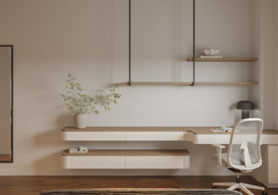 Bố trí hệ thống kệ treo tường liền mạch với bàn làm việc được điểm xuyến bởi chậu cây xanh