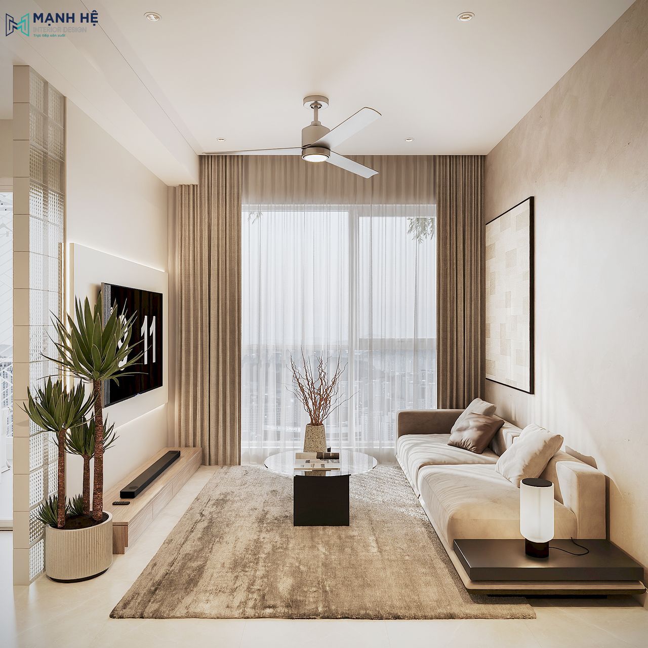 Phòng khách hiện đại, tinh tế với sofa be, bàn trà tròn và thảm trải sàn ấm áp, đón trọn ánh sáng tự nhiên từ cửa kính lớn kết hợp rèm voan nhẹ nhàng.